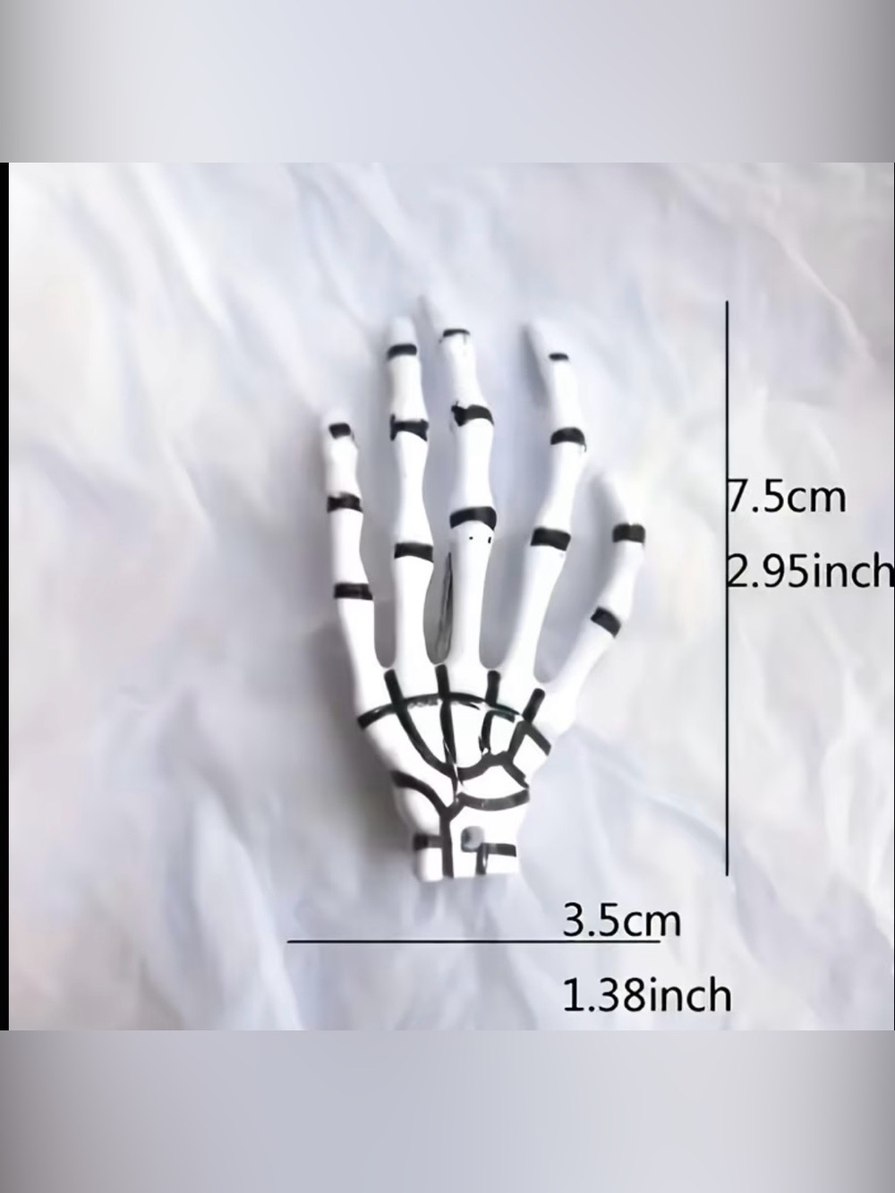 Set of skeleton 💀 hands hair clips - Picture 3 of 4